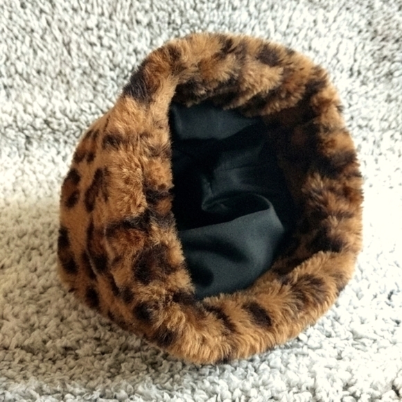 Faux Cheetah Print Bucket Hat - Picture 3 of 4